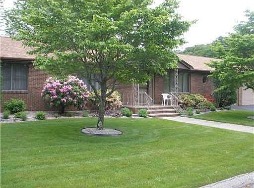 1st image of 8 Bartlett Dr