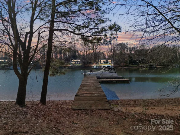 168 Willow Point Rd, Troutman, NC 28166