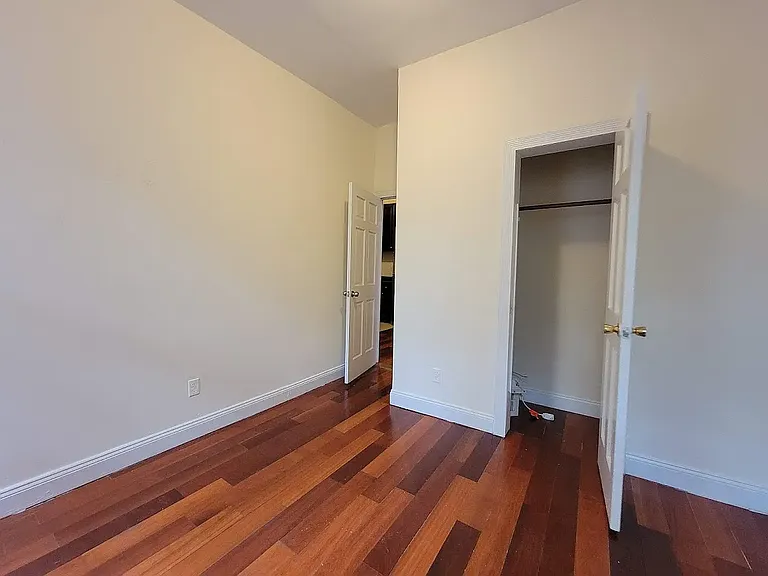 789 9th Ave #3Z — Photo 4