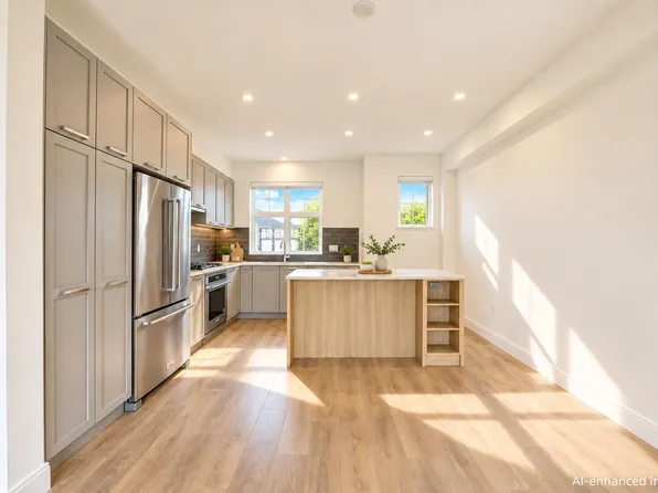 1310 Mitchell St #117, Coquitlam, BC V3E 0T9