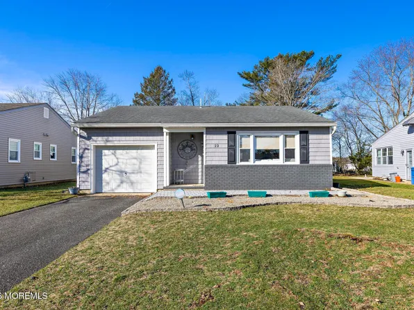 22 Down Court, Toms River, NJ 08757
