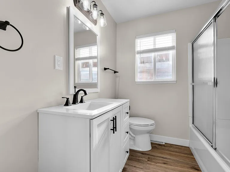 2177 E Castle Hill Ave — Photo 19