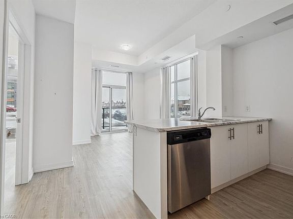 4th image of 450 Dundas St E #115