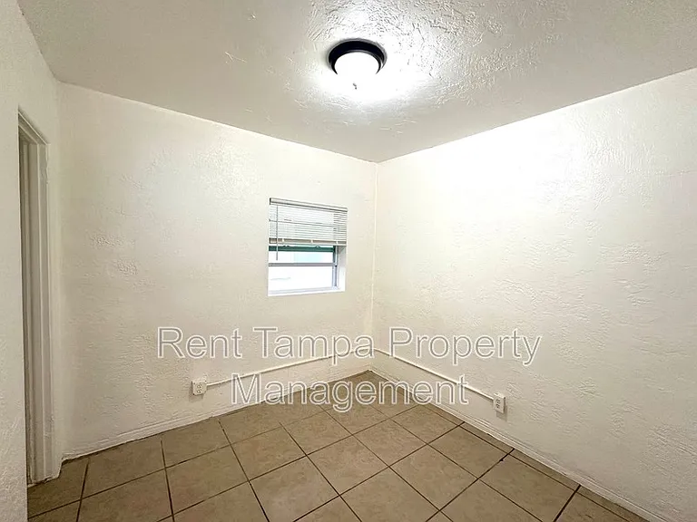 626 31st St S — Photo 23
