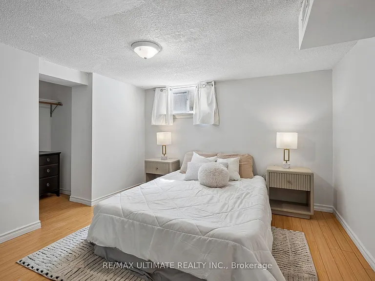 34 Compton Cres #BASEMENT — Photo 9