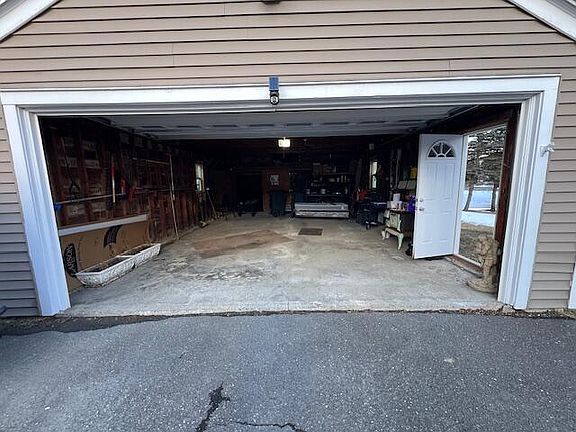 4th image of 33 Coolidge Avenue