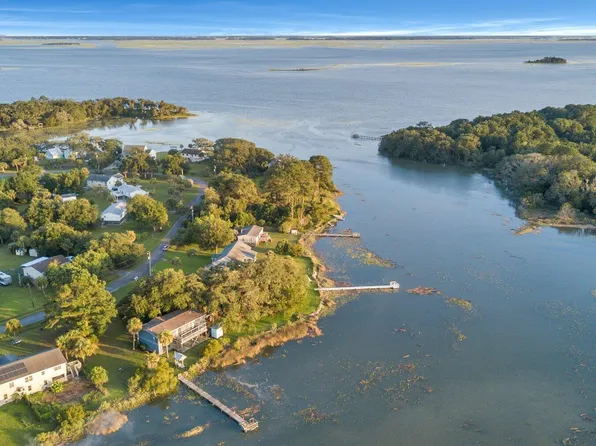 18 View Point Circle, St. Helena Island, SC 29920