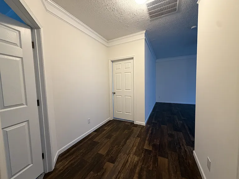 1311 E Memorial Hwy — Photo 16