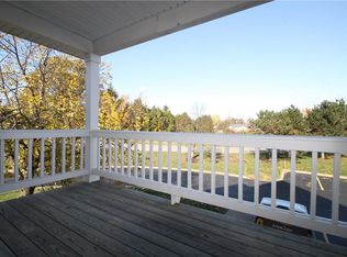 215 Wexford Pl, Webster, NY 14580