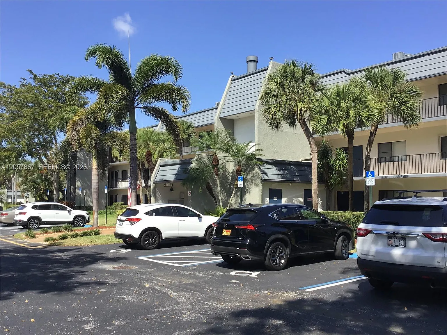 Fountains Of Palm Beach C — Photo 3