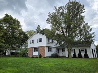 95 Viennawood Dr, Rochester, NY 14618