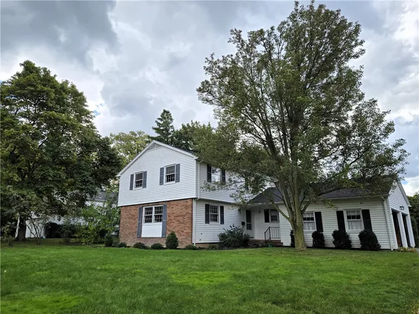 95 Viennawood Dr, Rochester, NY 14618