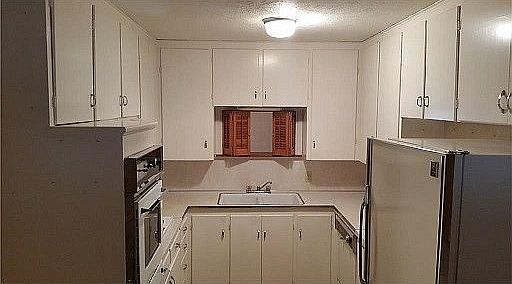 3rd image of 523 SW 50th St