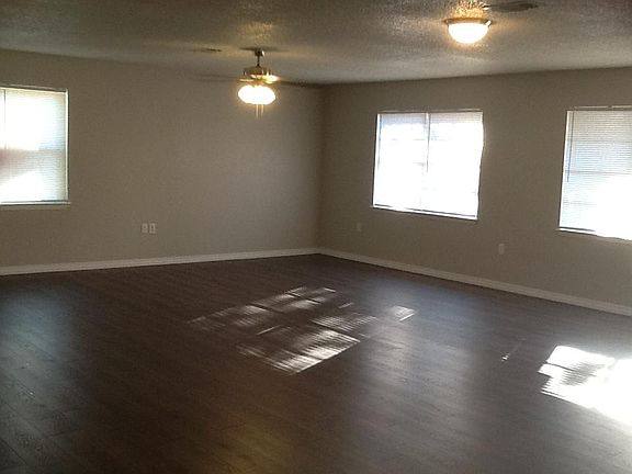 3rd image of 208 Greenwood Ave