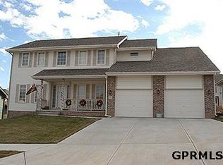 15423 Cottonwood, Omaha, NE 68136