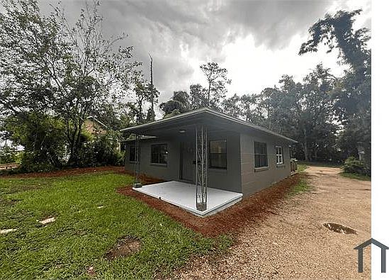 3rd image of 1240 Levy Ave #A