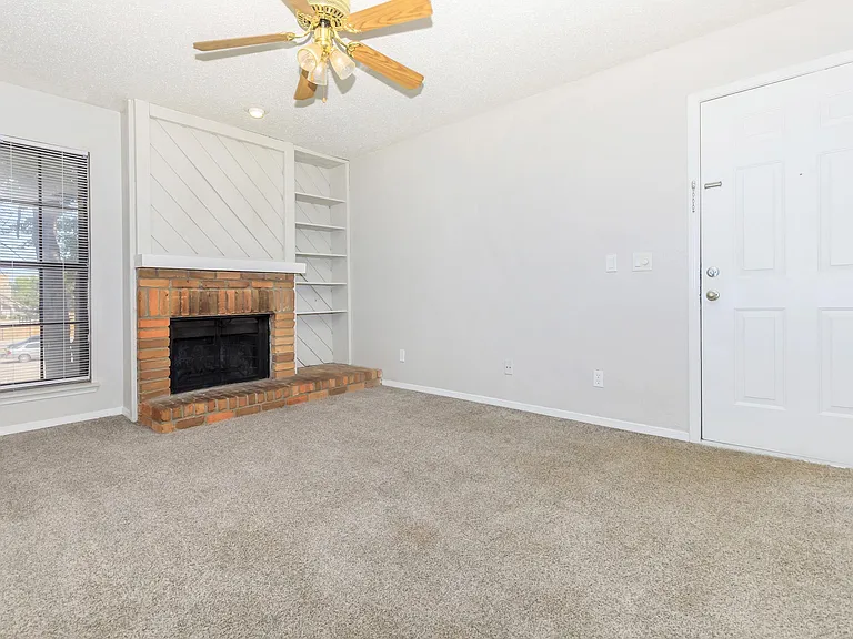 Lincoln Glens Apartments — Photo 44