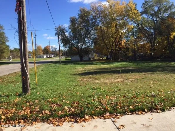 211 N Center St, Hartford, MI 49057