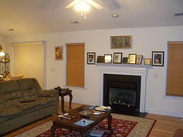 http://www.propertyboss.net/CustomerImages/SWEYER_71385/media/Properties/5604%20S%20Arnlea%20Court/zsmall_5604ARNLEACOURT%20004.jpg