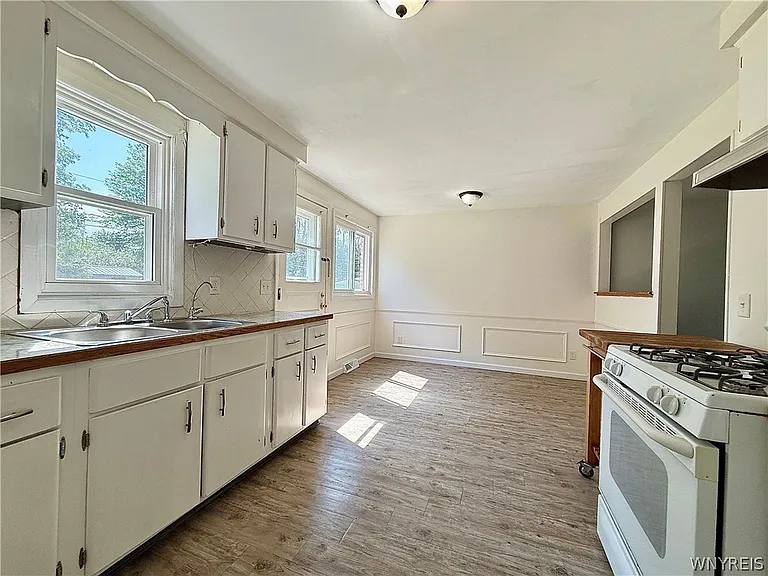 90 E Summerset Ln — Photo 6