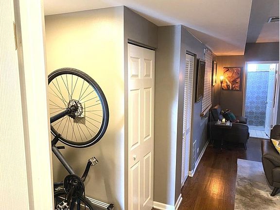 4th image of 3839 N Western Ave Unit 204