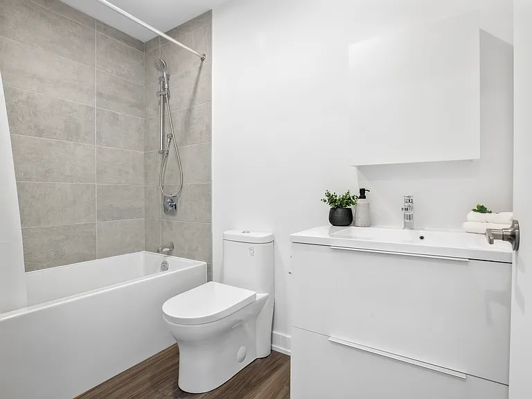 1354 Carling Ave — Photo 21
