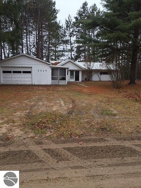 1st image of 1717 Poplar Dr NE