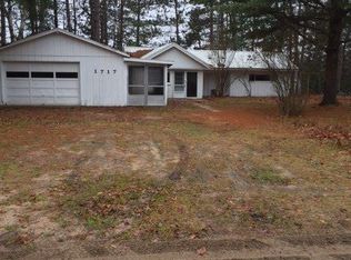 1717 Poplar Dr NE, Kalkaska, MI 49646