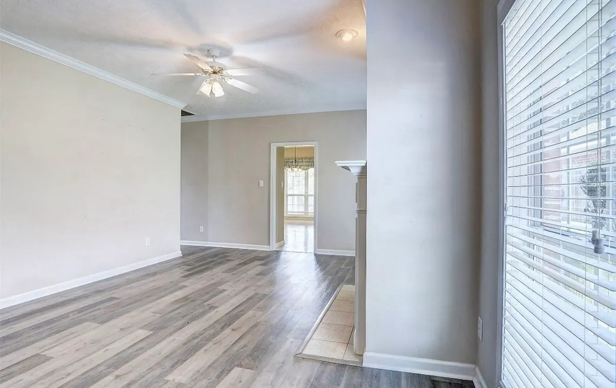 Building Photo - 6916 Sandfield Dr