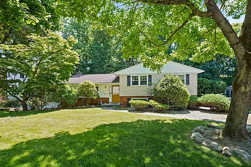 124 Northfield Ave Photo 1