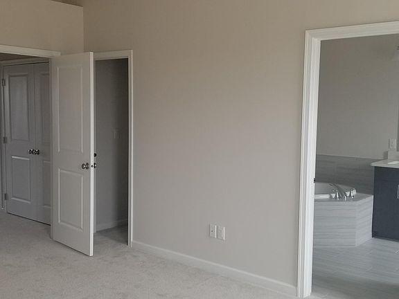 4th image of 2719 Spurway