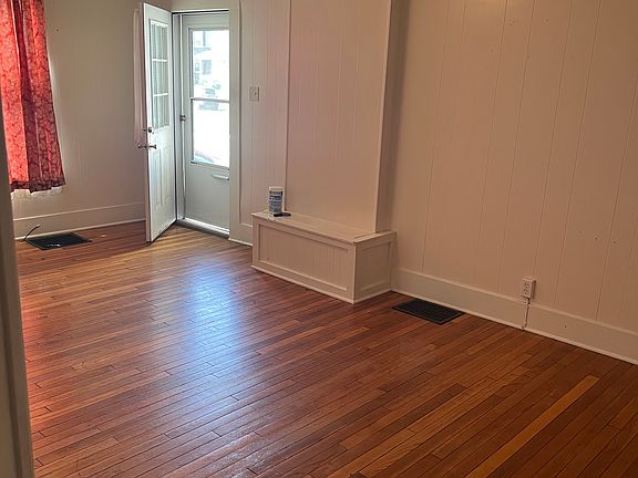 3rd image of 123 Harrison Ave