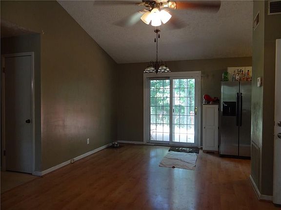 5th image of 415 Mimosa Ter