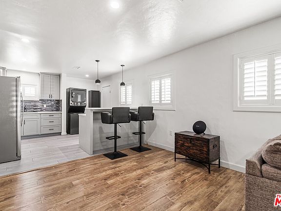 5th image of 1410 N Willow Ave