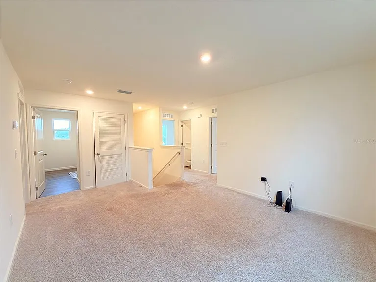 733 James Ct — Photo 24