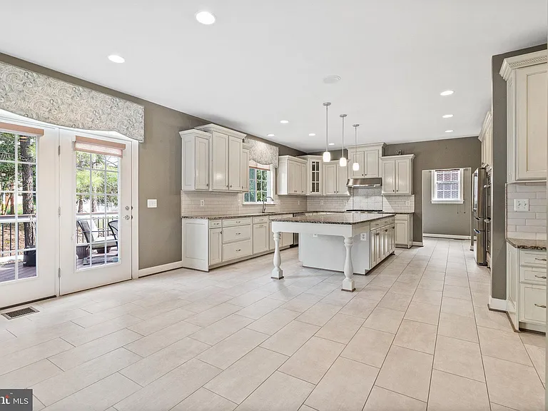 4561 Rona Pl — Photo 22