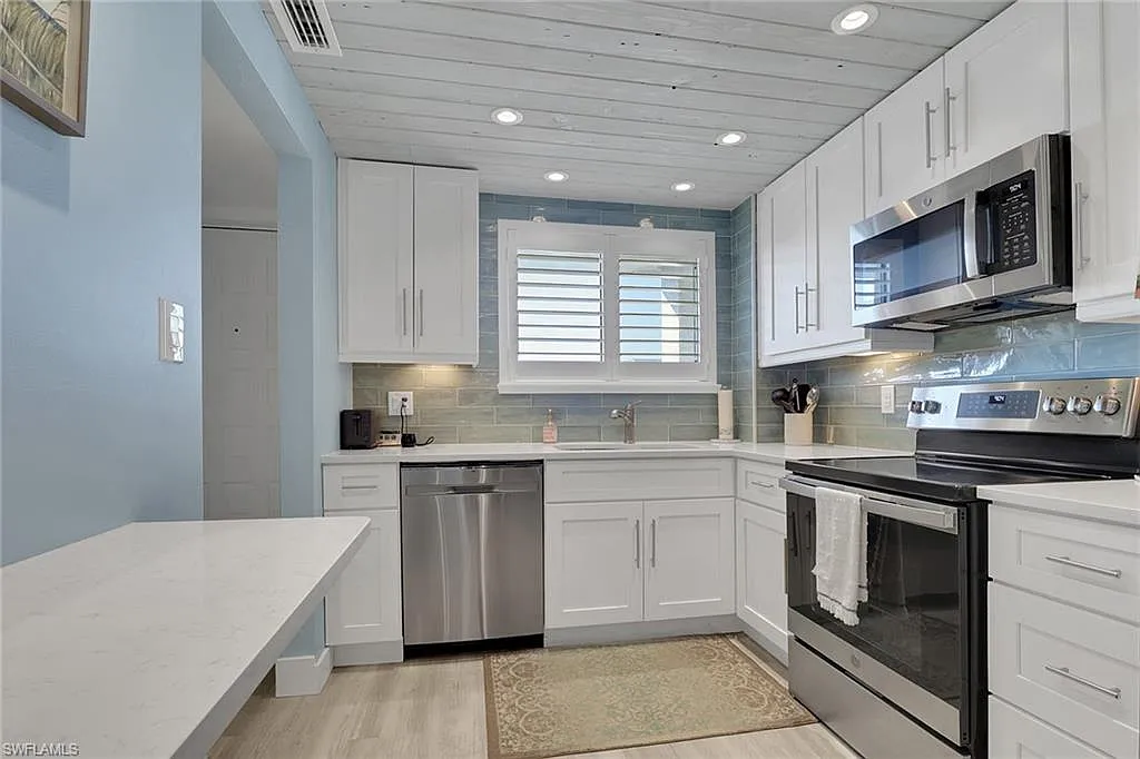 Centre Court Condo — Photo 3