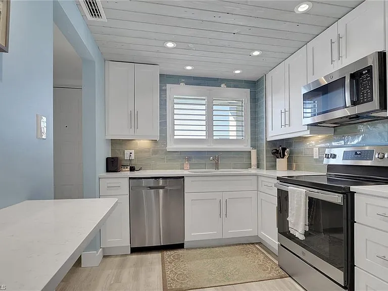 2121 Collier Ave #508 — Photo 3