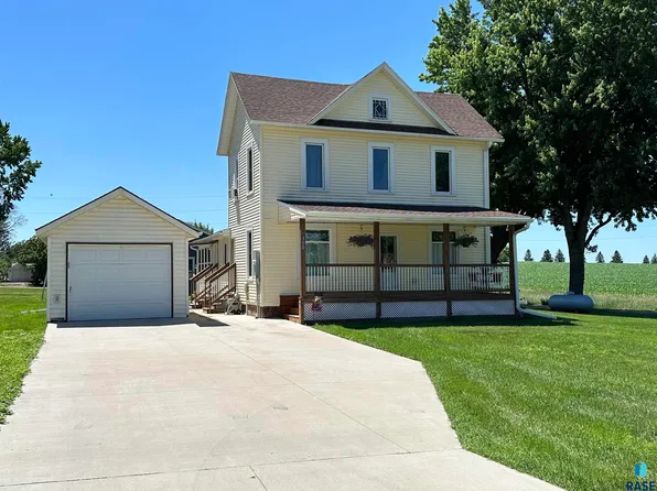 300 E 4th Ave, Beaver Creek, MN 56116