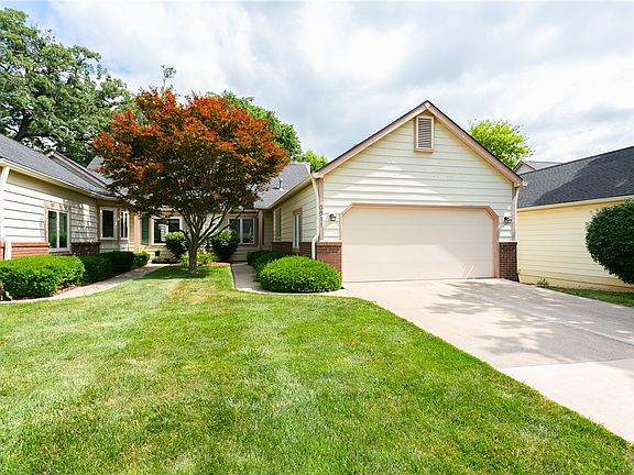 2nd image of 3511 Oak Creek Pl