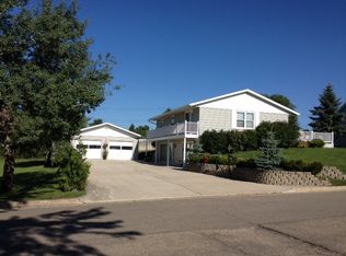 418 N Benson St, Tioga, ND 58852