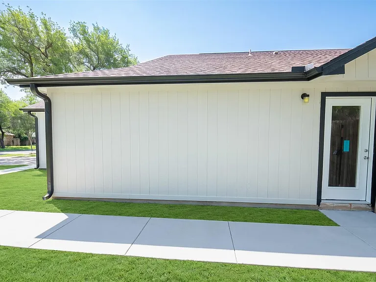 339 Fantail Loop #B — Photo 8