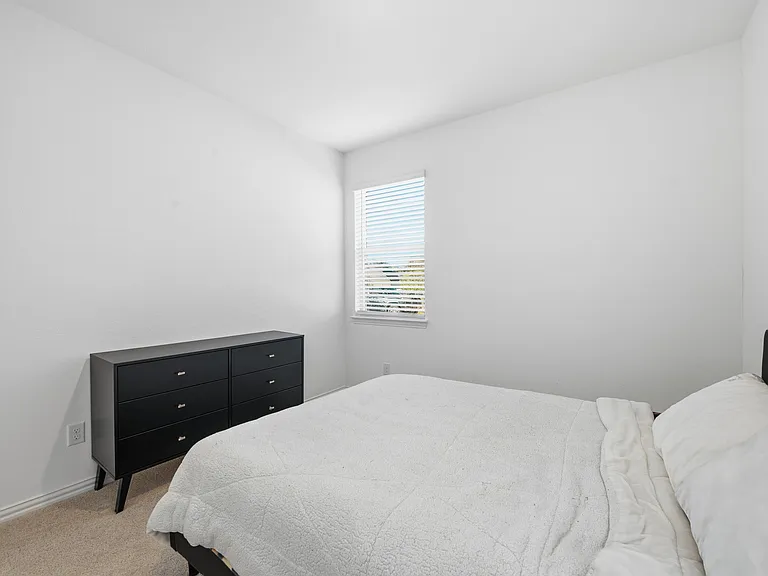 216 Post Oak St — Photo 6