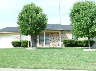 5557 Alexander Dr, Fort Worth, TX 76112