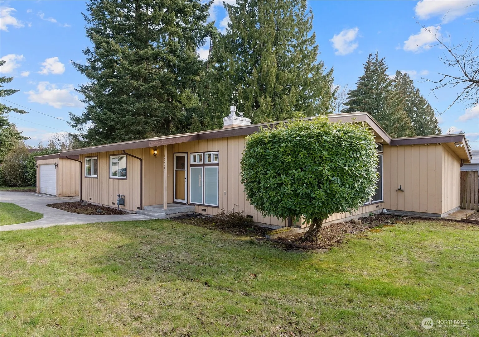 19202 33rd Avenue S photo 1