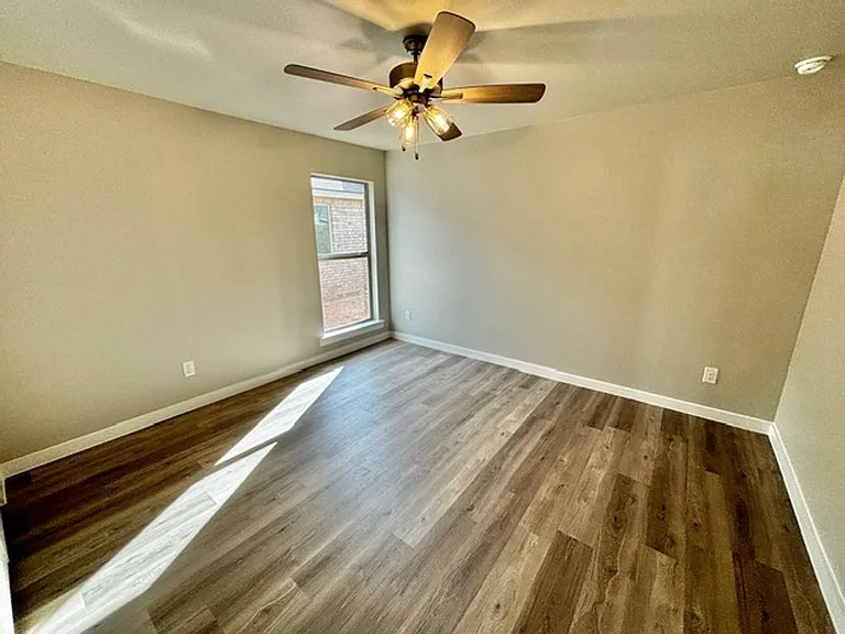 2612 Tiffin Ave — Photo 18