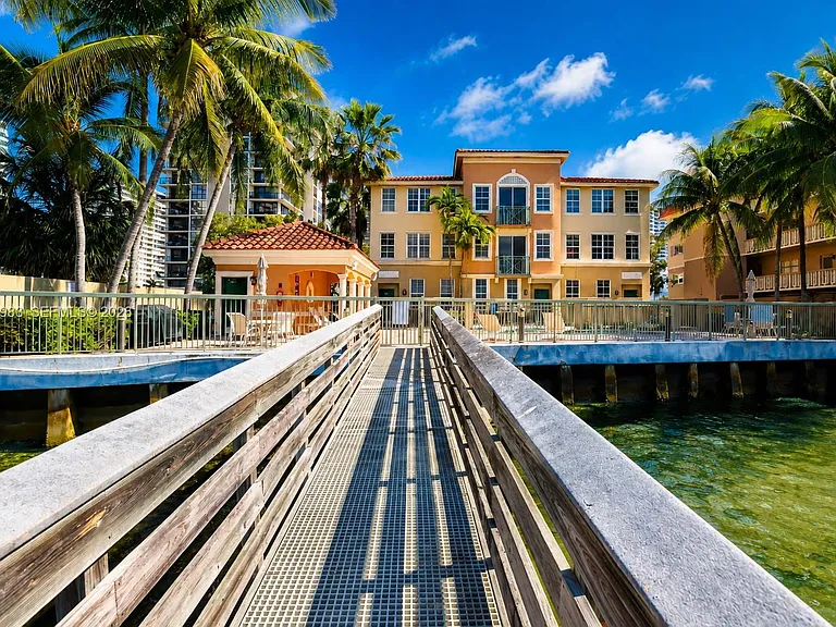 2069 S Ocean Dr #Townhouse 18 — Photo 46
