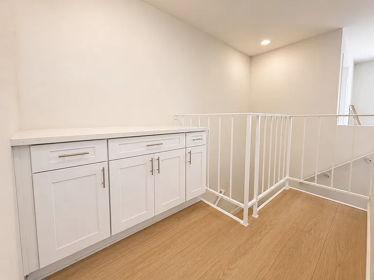 4727 Kester Ave #201 — Photo 15