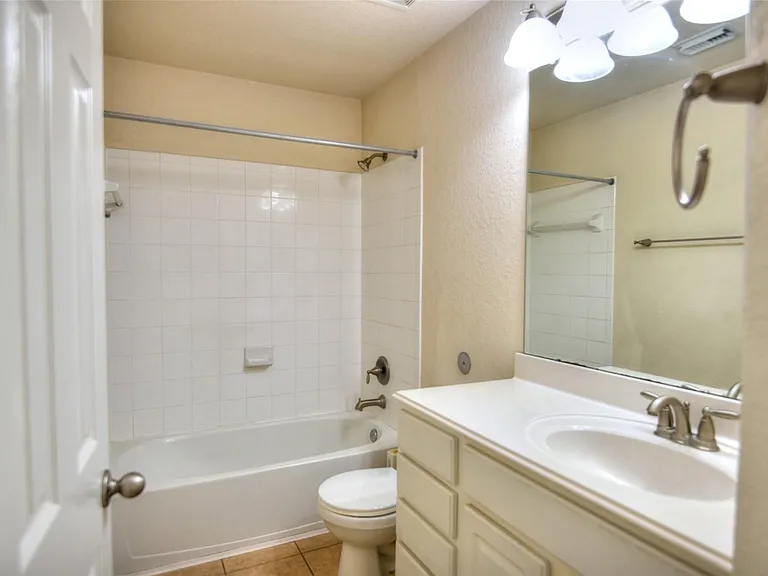 1139 Glenwood Canyon Ln — Photo 19