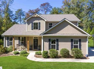 211 Holly Ln, Greer, SC 29651
